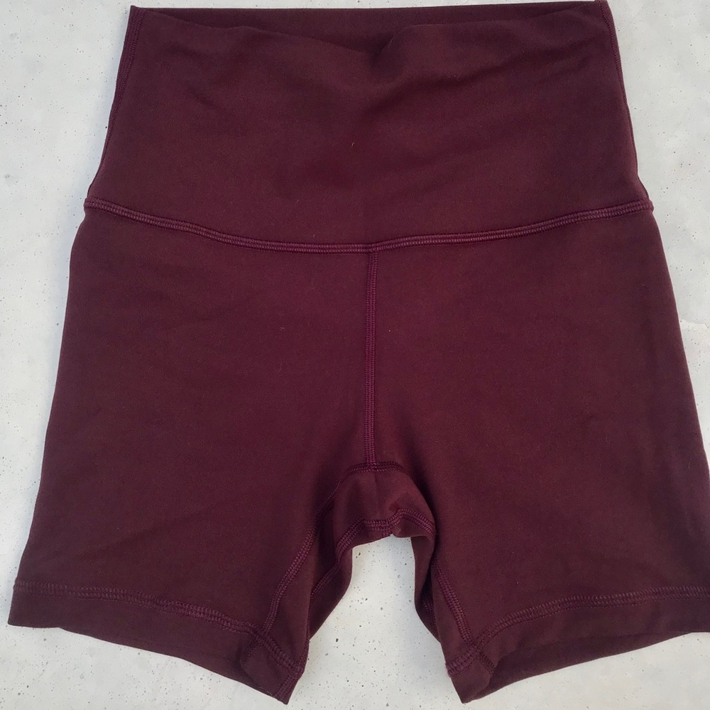 NWOT lululemon align 6” short